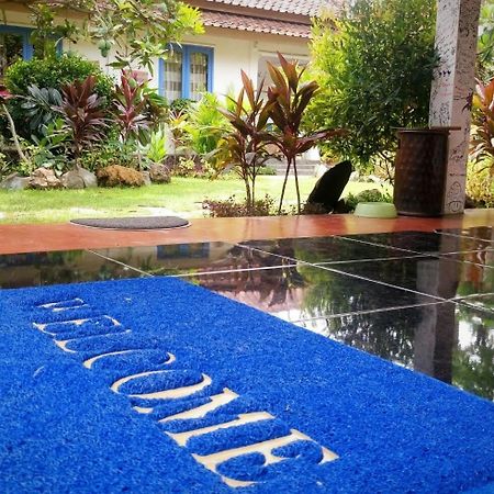 Same Same Bungalows Kuta  Exterior photo