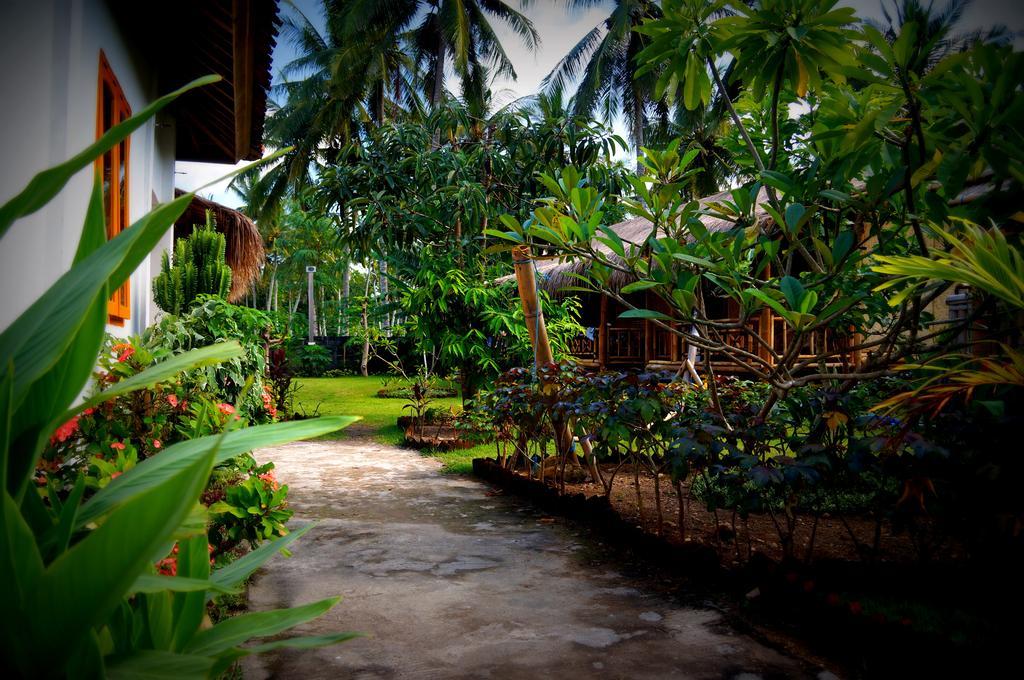 Same Same Bungalows Kuta  Exterior photo