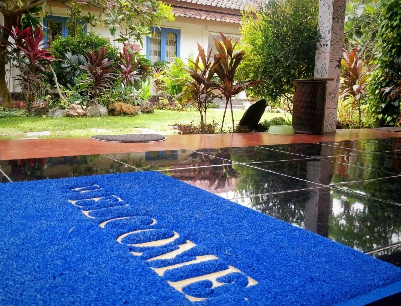 Same Same Bungalows Kuta  Exterior photo