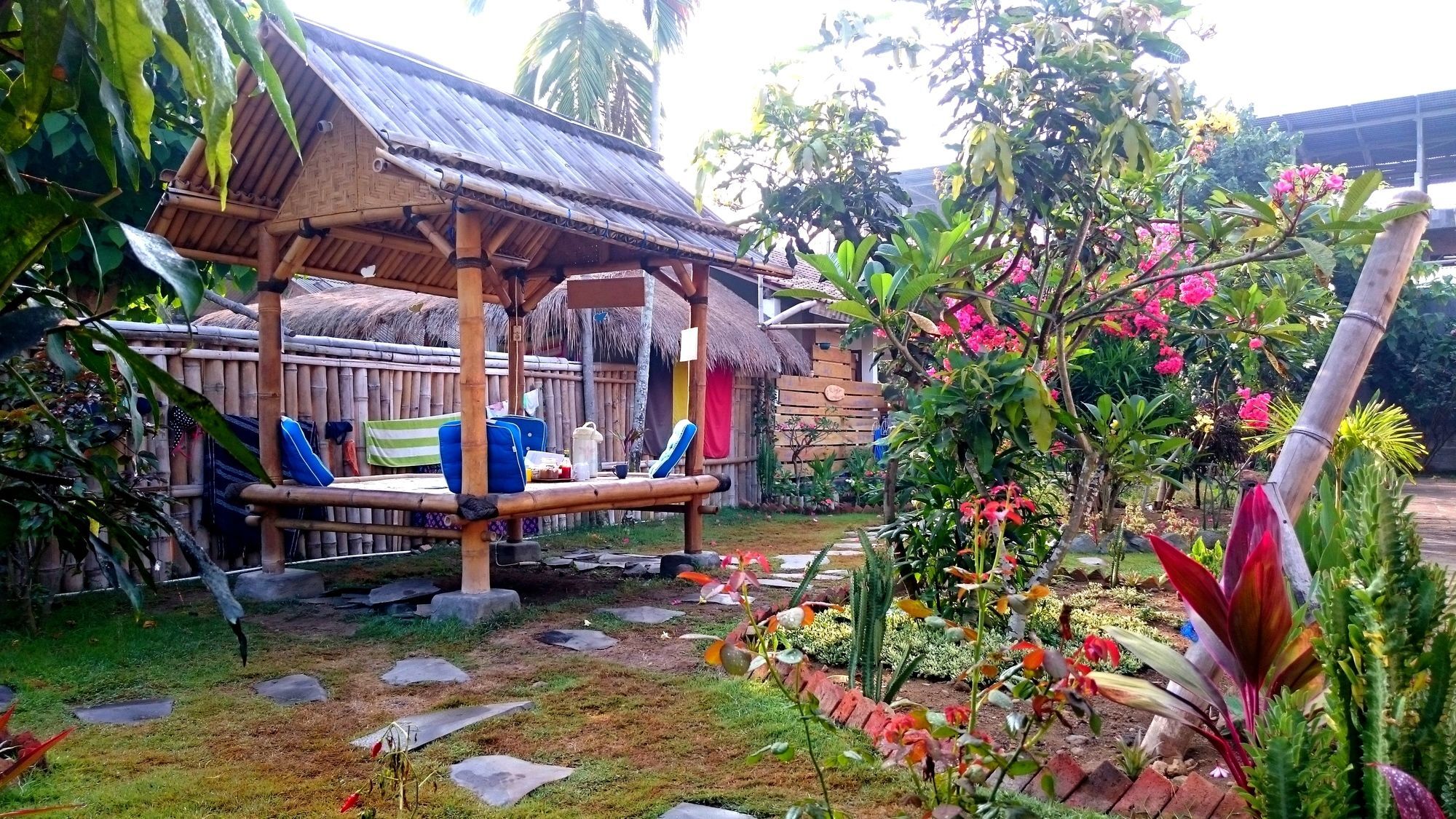 Same Same Bungalows Kuta  Exterior photo