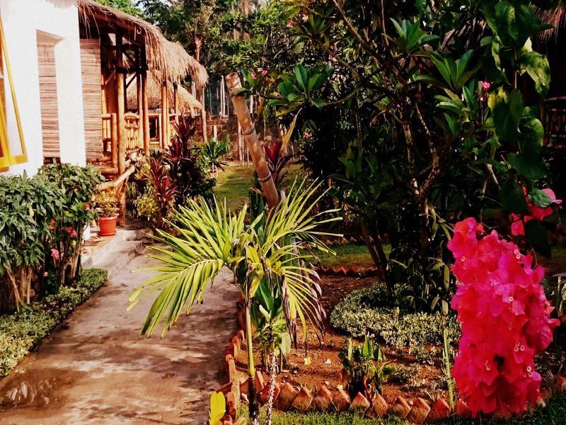 Same Same Bungalows Kuta  Exterior photo