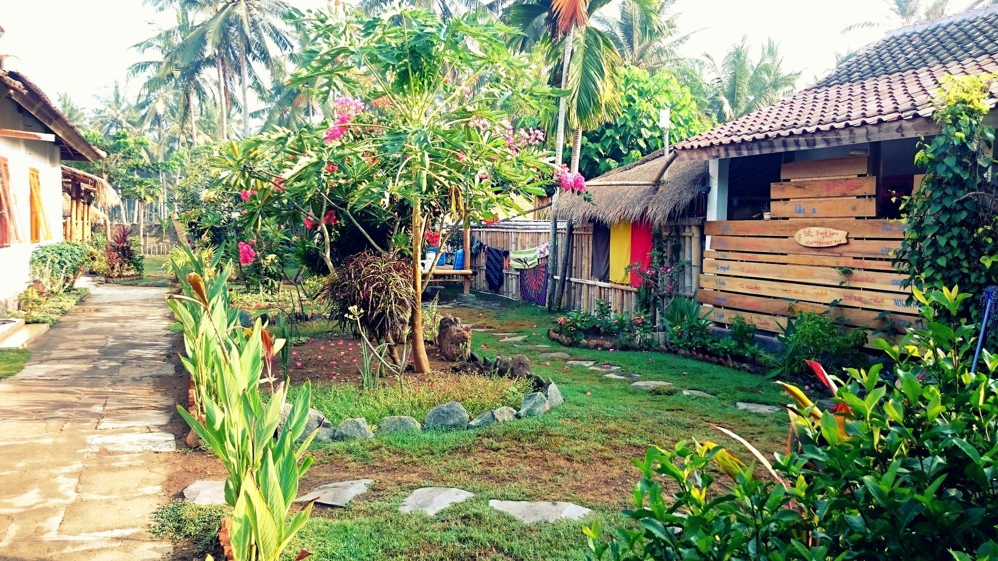 Same Same Bungalows Kuta  Exterior photo